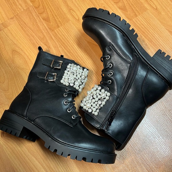 NWOT - Pearl & Rhinestone Décor Combat Boots (Size 7) * Black - Picture 2 of 13